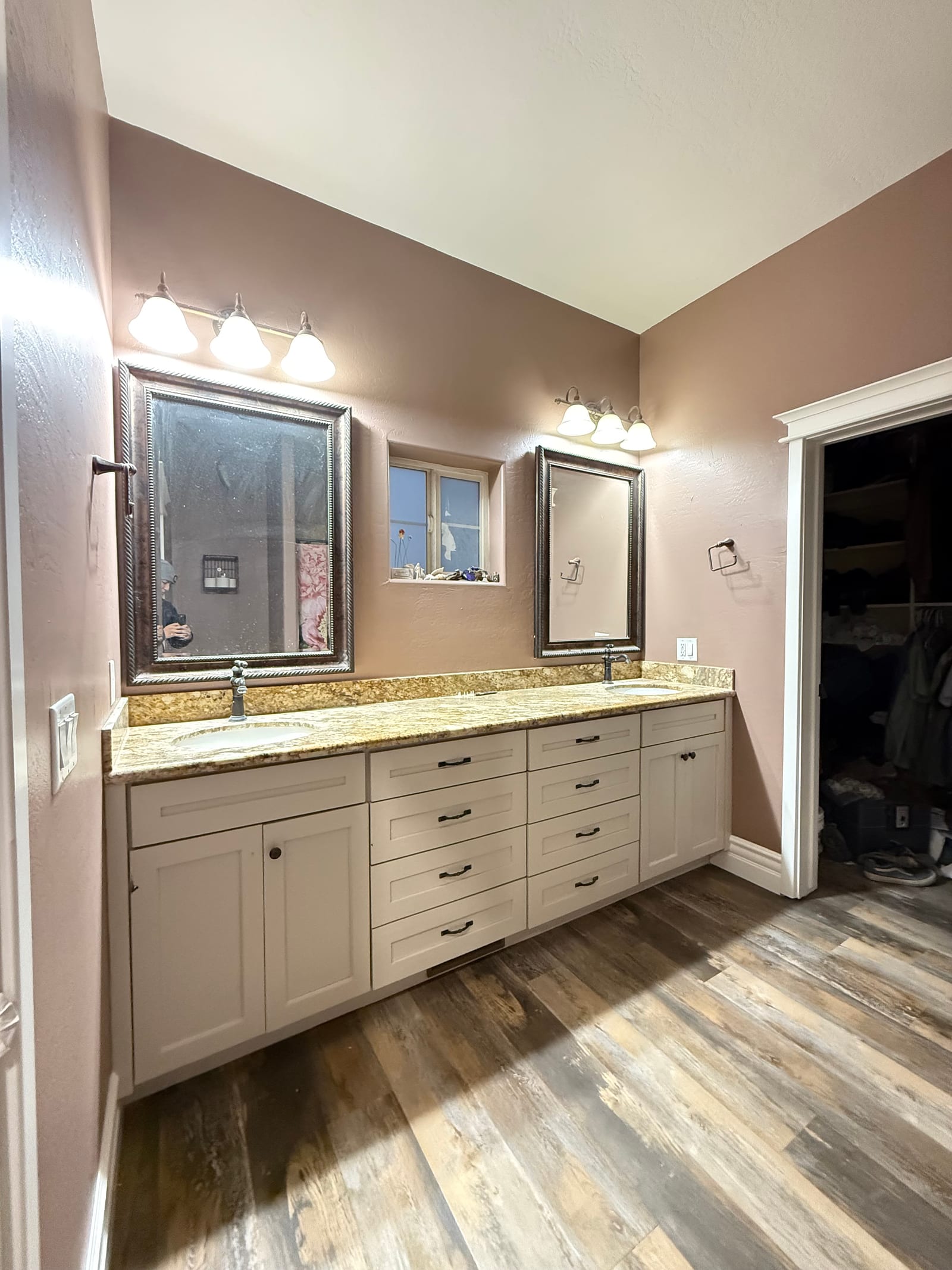 Bath & vanity repaint by Xclusive Contracting in Carefree, AZ