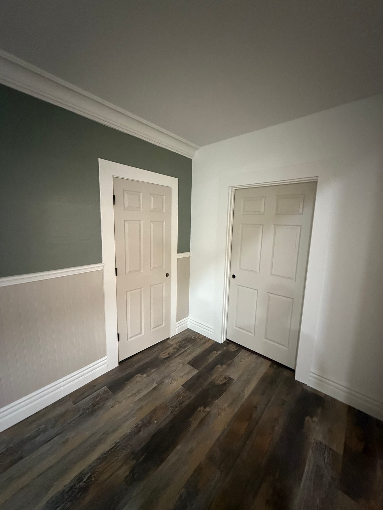 Accent wall & trim by Xclusive Contracting in Cave Creek, AZ